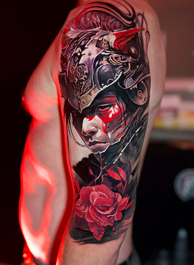 throne art tattoo dövme tasarımlarından biri